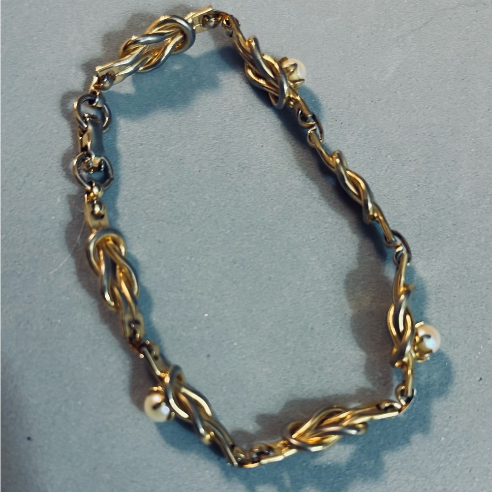 Vintage Gold-tone Lover’s Knot With Faux Pearls and Open Link Chain Bracelet